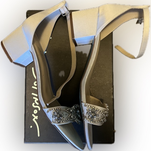 Blue by Betsy Johnson Mel Sandal Size 11 ivory - Picture 4 of 12